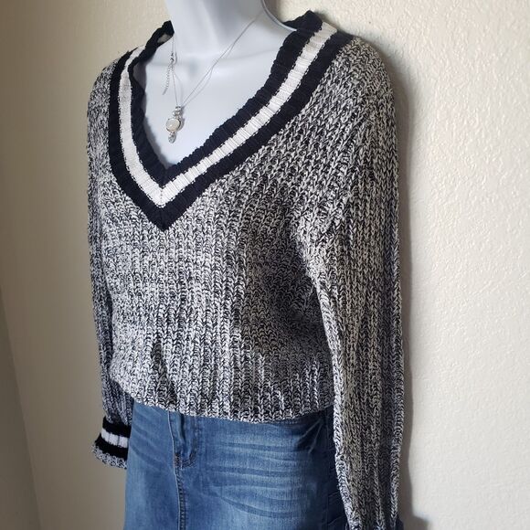 Varsity V-Neck Knitted Sweater - Picture 2 of 7
